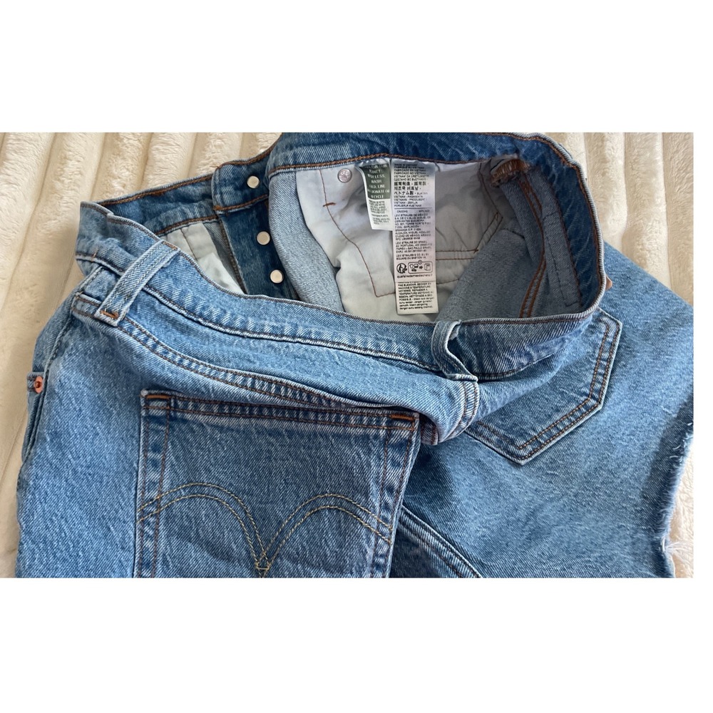Levis 501 Original High Rise Cut Off Denim Shorts Medium Wash Blue Womens 32 - Picture 4 of 8